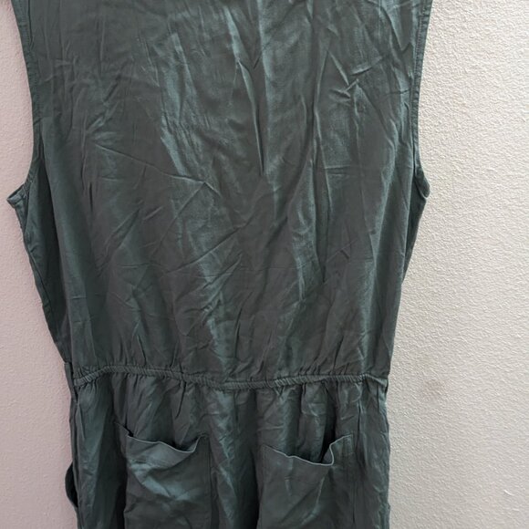 Short jumpsuit in sage green F21 size m - Picture 5 of 5